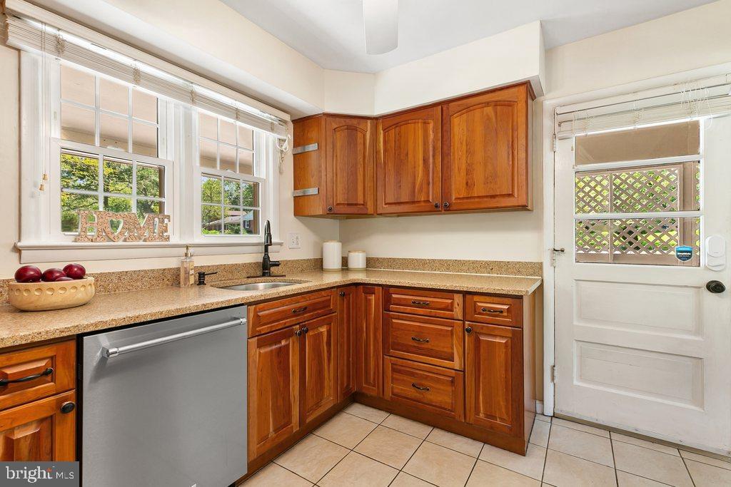 201 Mowbray Road Silver Spring, MD 20904 - Photo 12 of 56