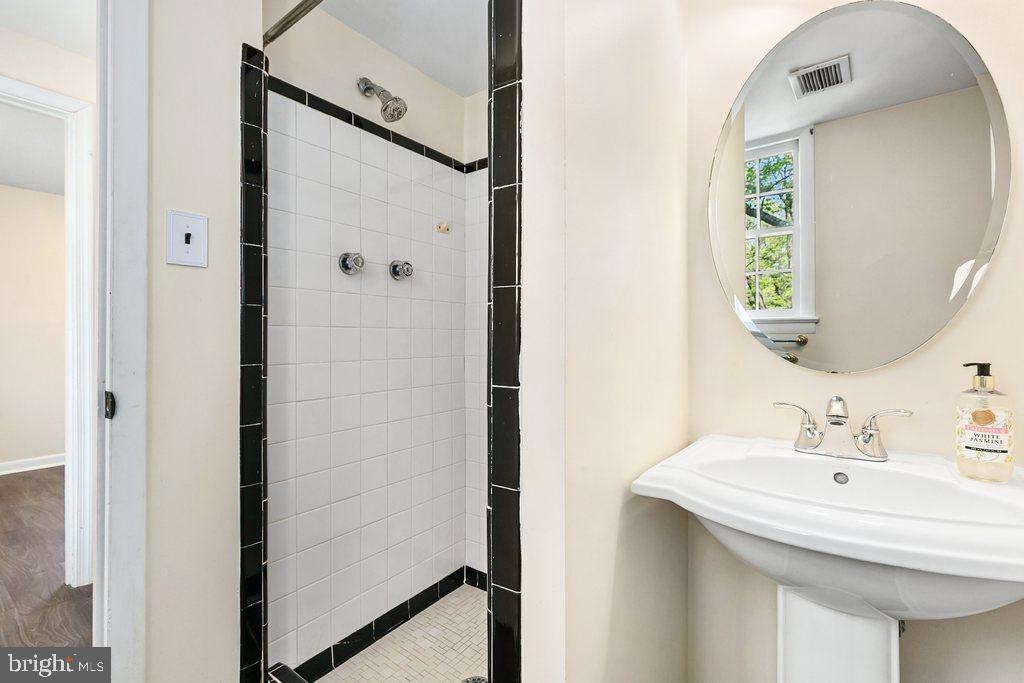 201 Mowbray Road Silver Spring, MD 20904 - Photo 33 of 56