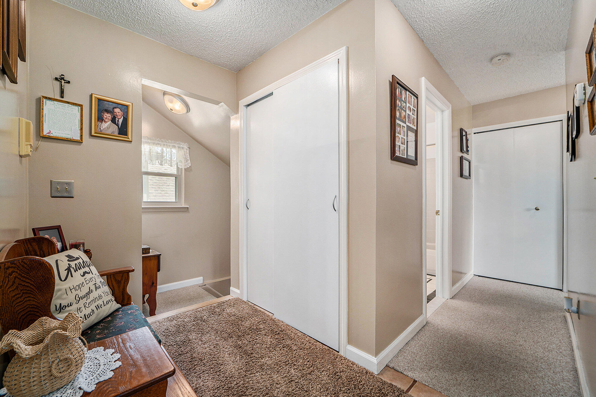 764 South Milford Road Milford, MI 48381 - Photo 3 of 17 Hallway