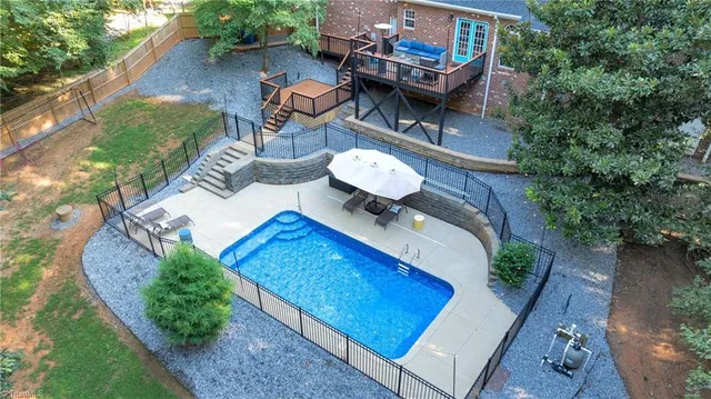 $602,500 | 1106 Appaloosa Court, Summerfield, NC 27358