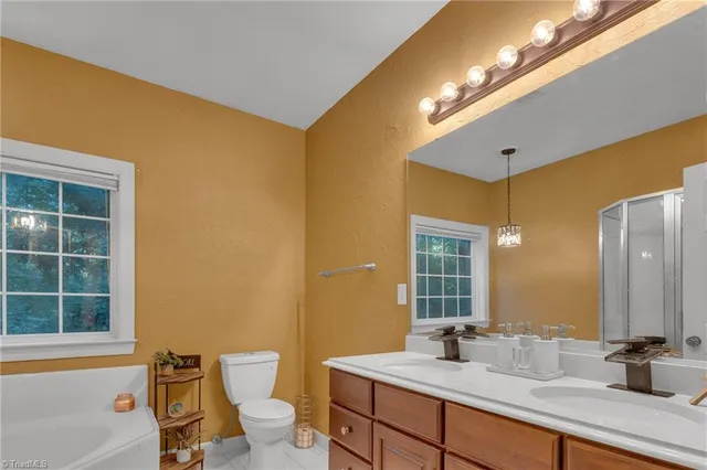 $602,500 | 1106 Appaloosa Court, Summerfield, NC 27358