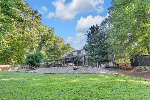 $602,500 | 1106 Appaloosa Court, Summerfield, NC 27358