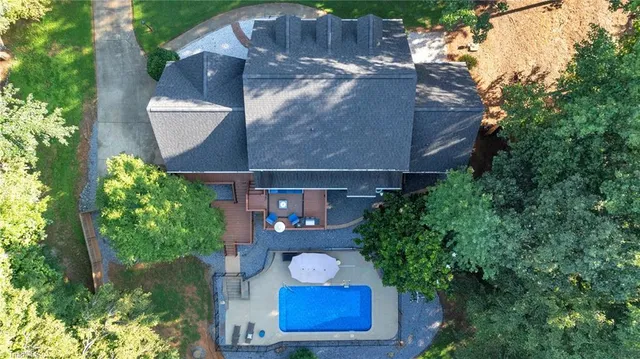 $602,500 | 1106 Appaloosa Court, Summerfield, NC 27358