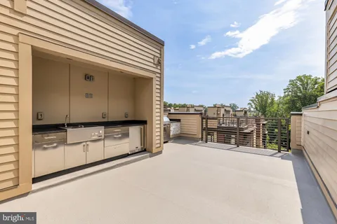 $1,374,900 | 142 Winsome Circle, Bethesda, MD 20814
