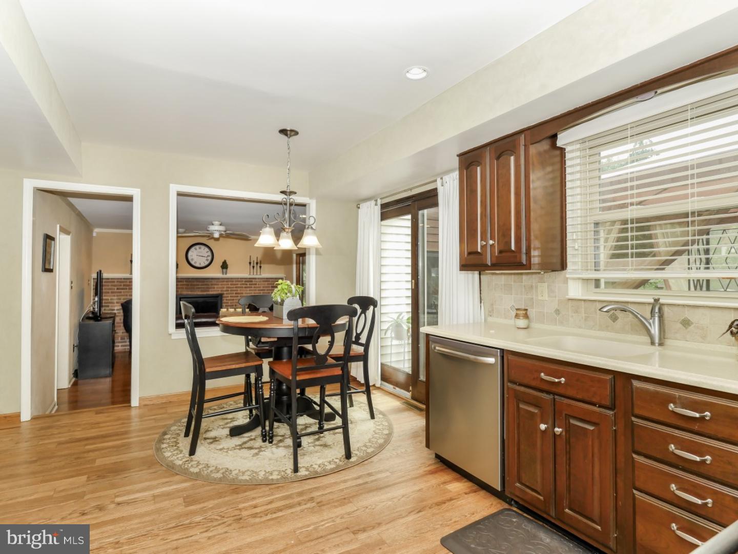 39 Cherokee Road Richboro, PA 18954 - Photo 11 of 25 Kitchen