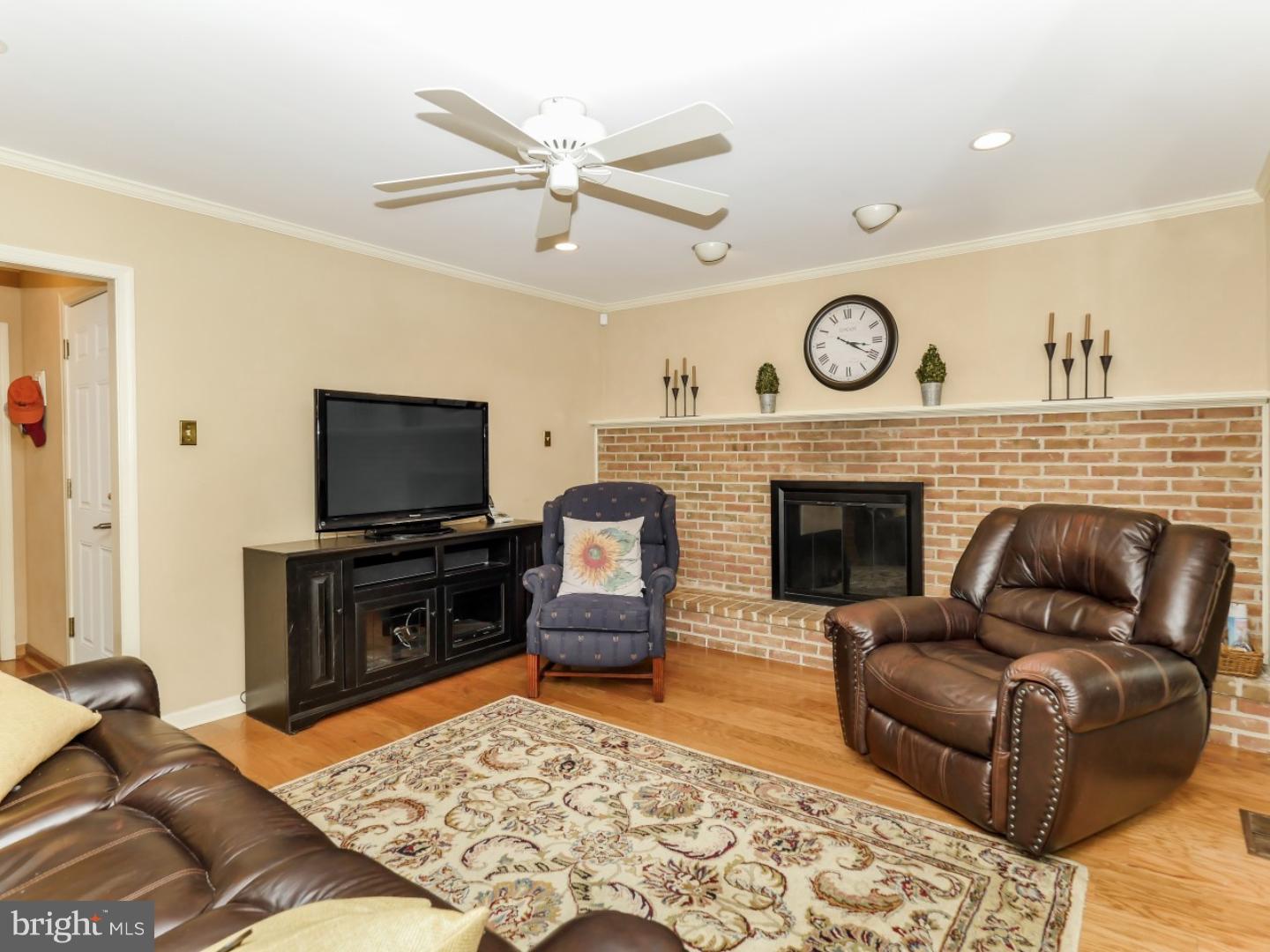 39 Cherokee Road Richboro, PA 18954 - Photo 18 of 25 Family Room