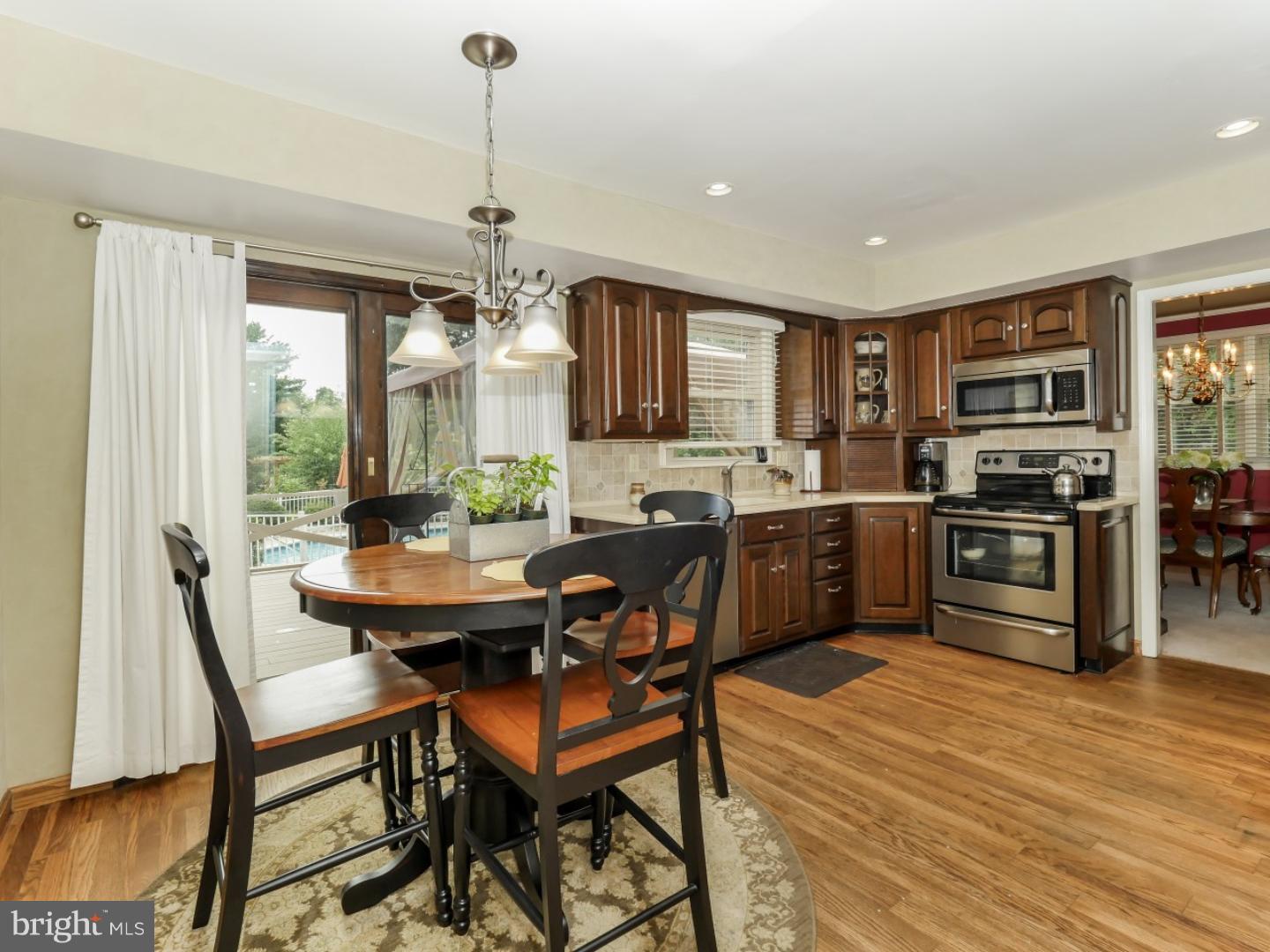 39 Cherokee Road Richboro, PA 18954 - Photo 9 of 25 Kitchen