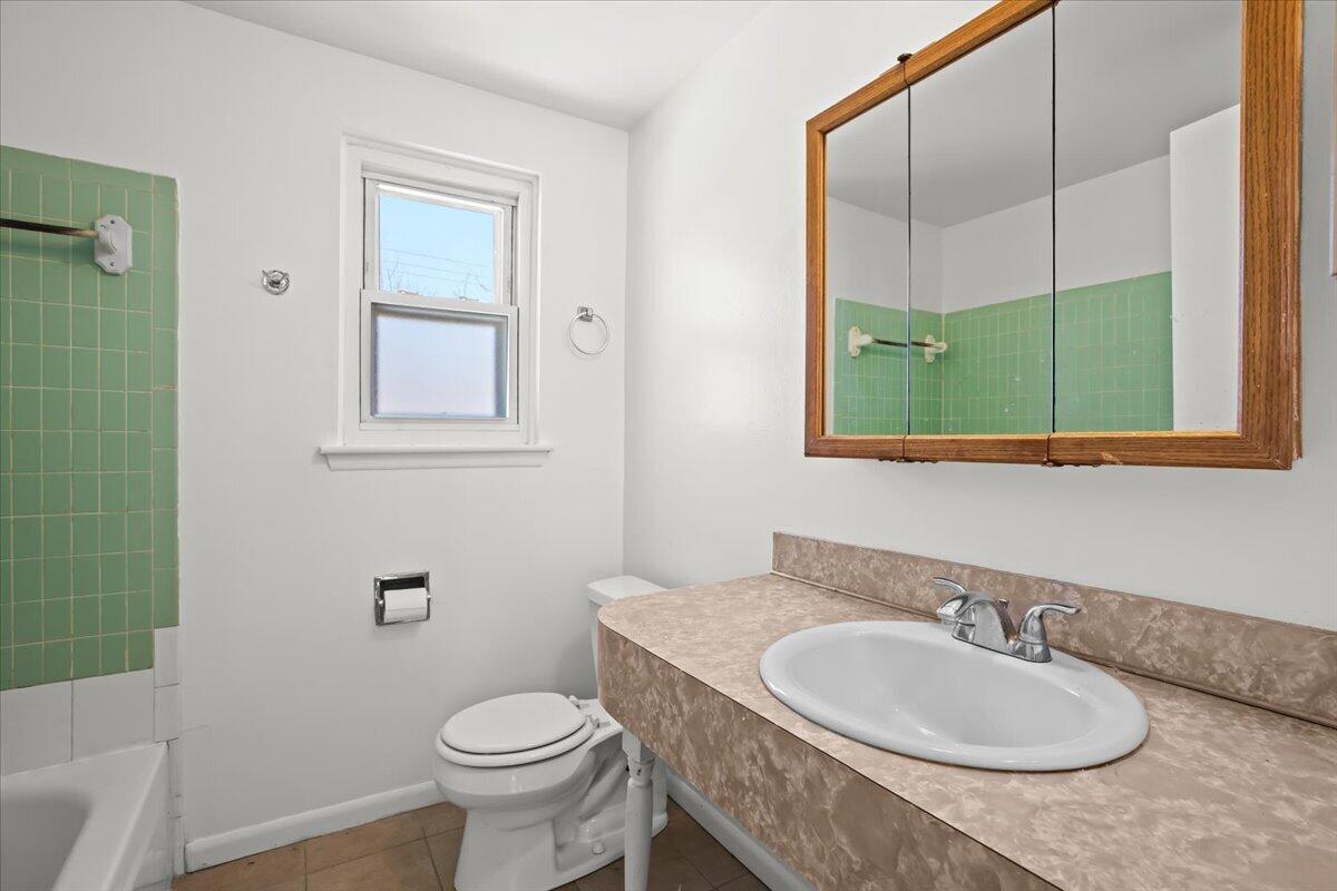 5925-5929 Inkster Road Garden City, MI 48135 - Photo 14 of 46 5925 Inkster Rd