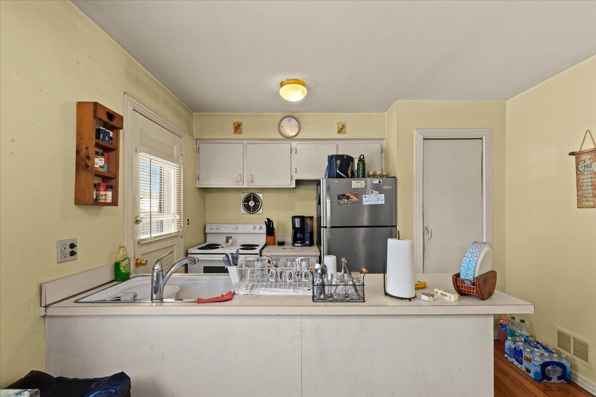 5925-5929 Inkster Road Garden City, MI 48135 - Photo 35 of 46 5929 Inkster Rd