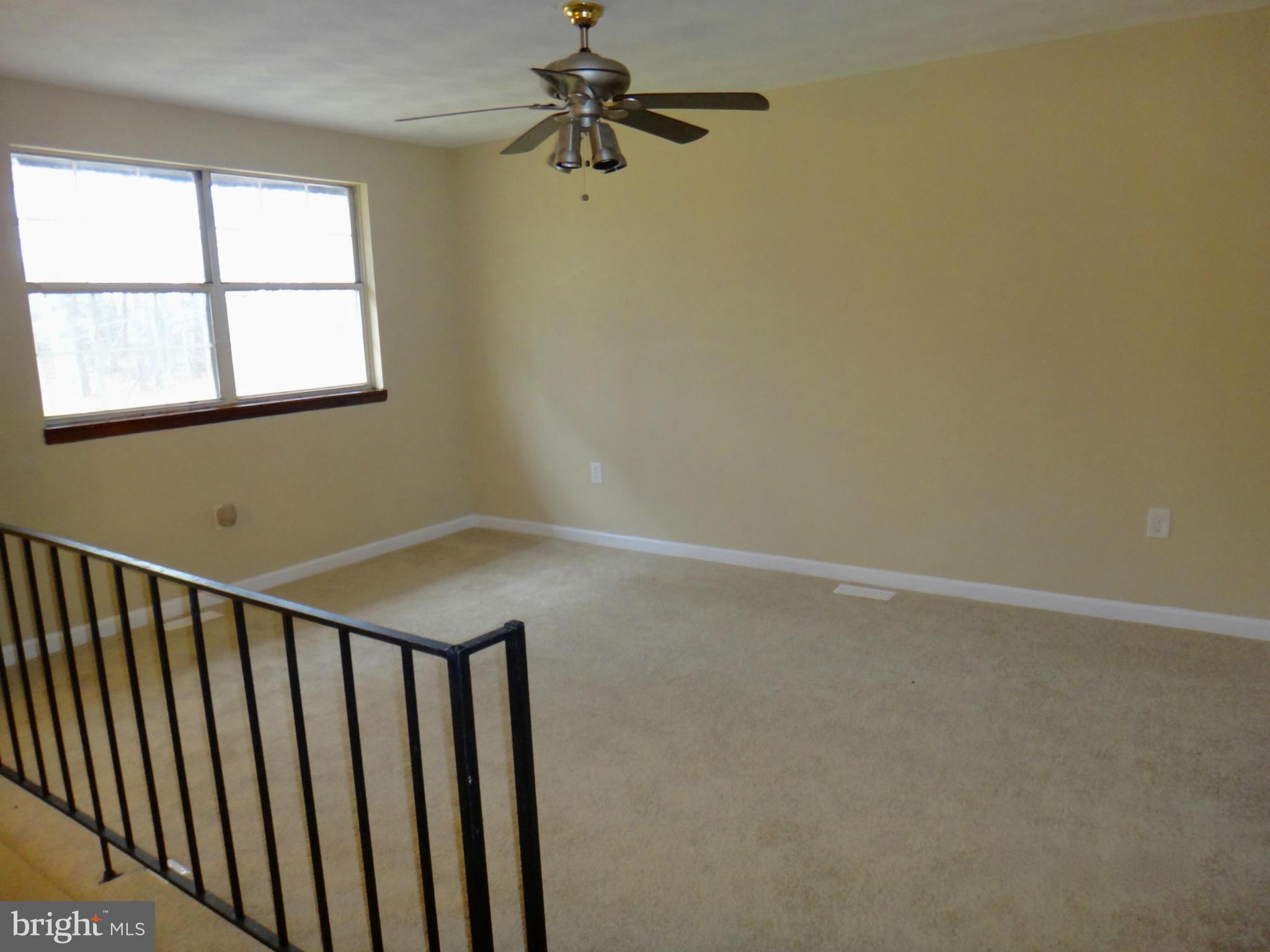 514 Old Waugh Chapel Road Odenton, MD 21113 - Photo 6 of 24 Living Room