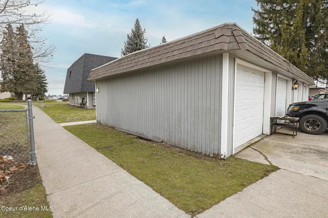 $899,999 | 4300 North Crown Avenue, Coeur D'Alene, ID 83815