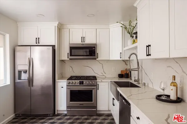 $799,950 | 9761 VÃa Pavia, Burbank, CA 91504