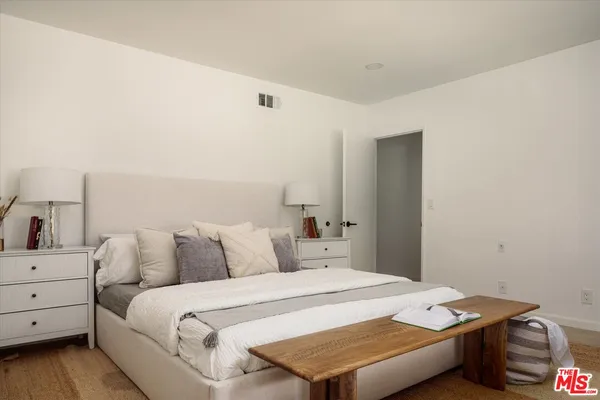 $799,950 | 9761 VÃa Pavia, Burbank, CA 91504