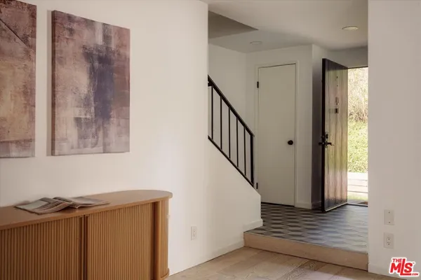 $799,950 | 9761 VÃa Pavia, Burbank, CA 91504