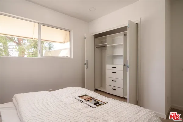 $799,950 | 9761 VÃa Pavia, Burbank, CA 91504