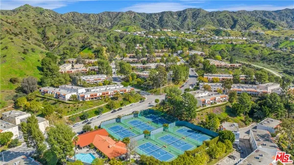 $799,950 | 9761 VÃa Pavia, Burbank, CA 91504