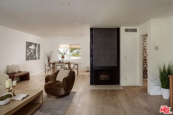 $799,950 | 9761 VÃa Pavia, Burbank, CA 91504