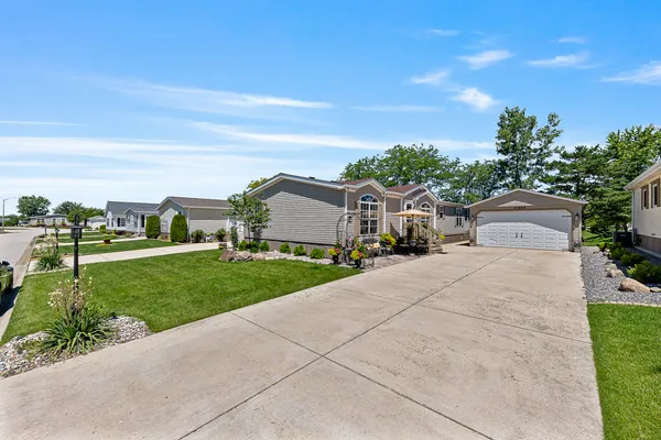 $174,900 | 10864 Doral Drive, Frankfort, IL 60423