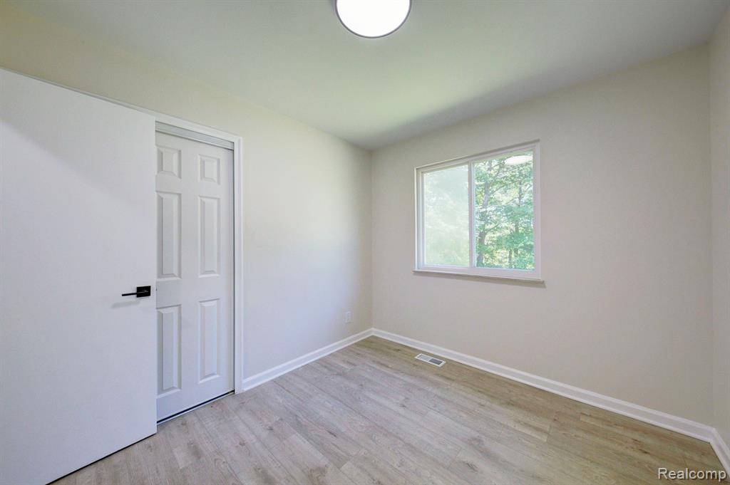 9600 Oakhurst Road Holly, MI 48442 - Photo 15 of 34 Gallery Image 15