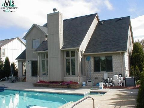 1638 Farnborough Drive Rochester, MI 48307 - Photo 2 of 9 822542-1.JPG