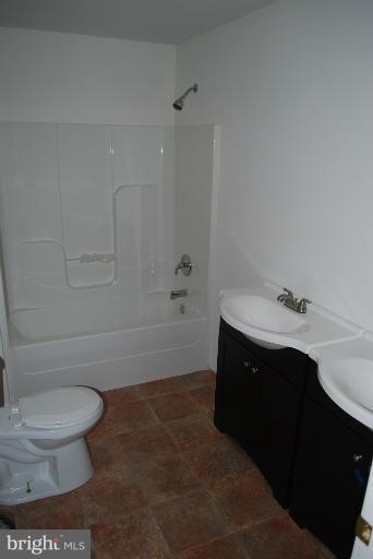 7136 Caledon Road King George, VA 22485 - Photo 10 of 20 Bath (Master)
