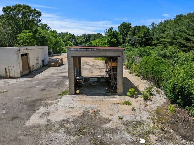a view of outdoor space stove and garden