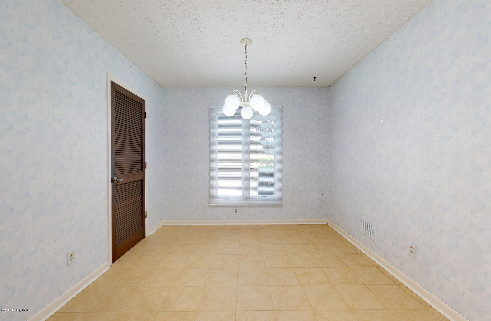 6901 Timber Ridge Court Prospect, KY 40059 - Photo 23 of 52 Window View to Driveway, Front Yard