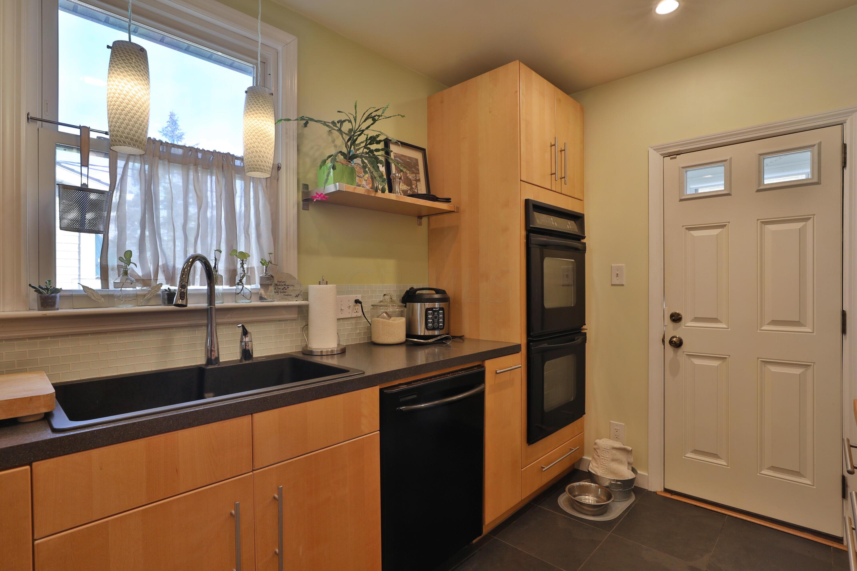 700 Wiltshire Road Columbus, OH 43204 - Photo 16 of 48 700-Wiltshire-16