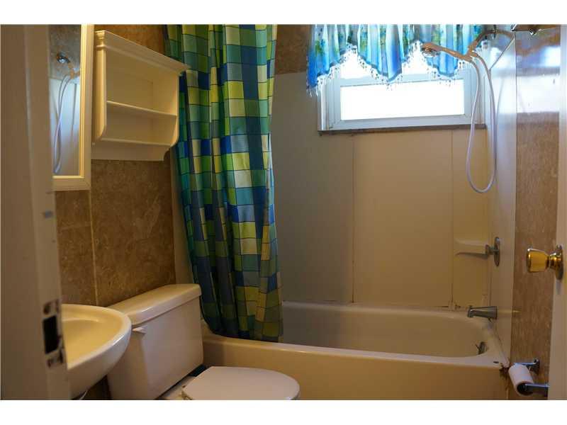 112 Raleigh Court Pittsburgh, PA 15237 - Photo 14 of 20 Full Bath.