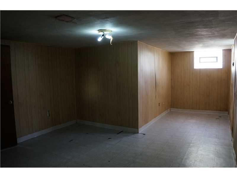 112 Raleigh Court Pittsburgh, PA 15237 - Photo 17 of 20 Den/Family/Great Room.