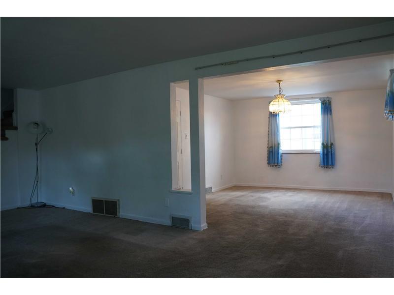 112 Raleigh Court Pittsburgh, PA 15237 - Photo 8 of 20 Dining Room.