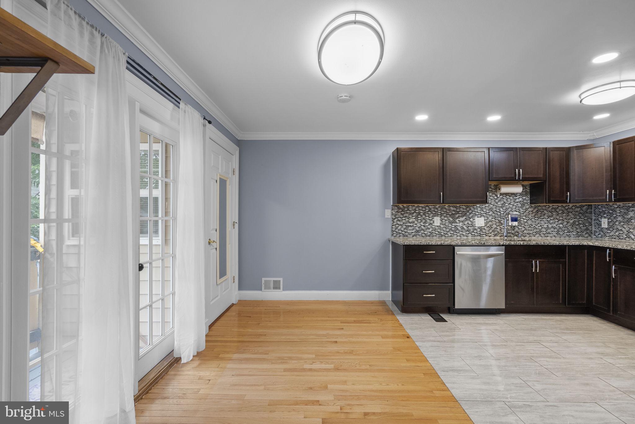 12220 Centerhill Street Silver Spring, MD 20902 - Photo 5 of 45 unit 1