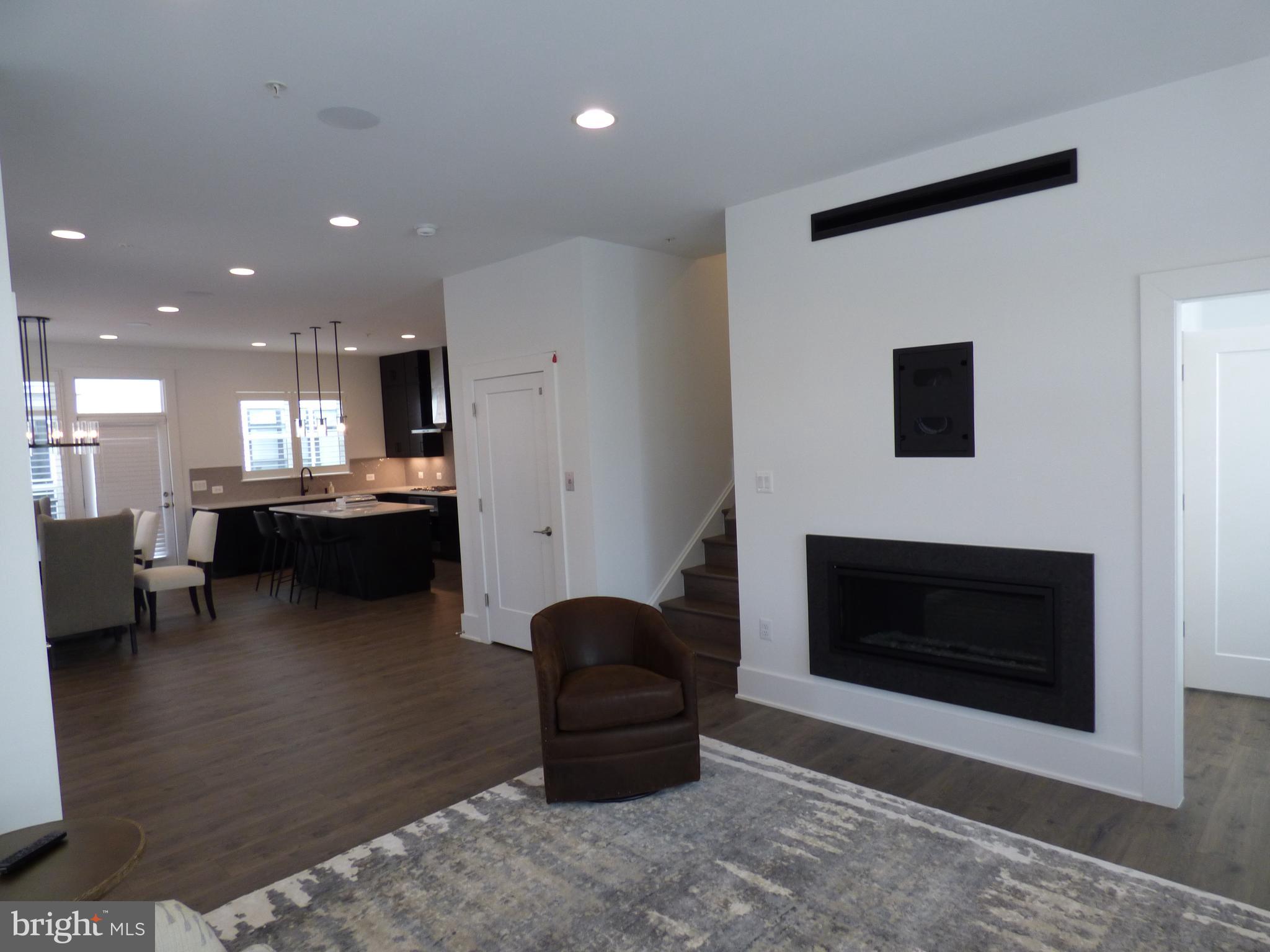 11360 Emerald Park Road Potomac, MD 20854 - Photo 7 of 33 Gallery Image 7