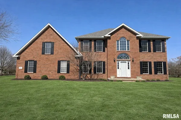 $499,900 | 1100 Hillcrest Drive, Washington, IL 61571