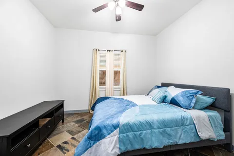 $384,900 | 5723 Petty Street, Houston, TX 77007