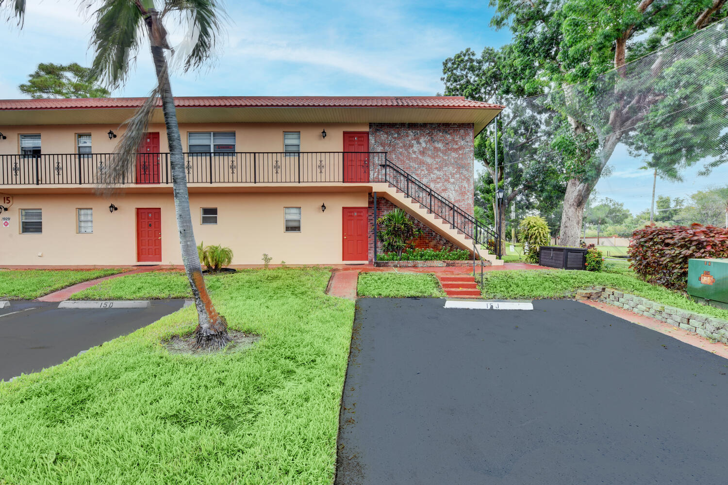 1929 Southwest Palm City Road, Unit 15E Stuart, FL 34994 - Photo 2 of 24 1929 SW Palm City Rd Unit 15 e-large-002