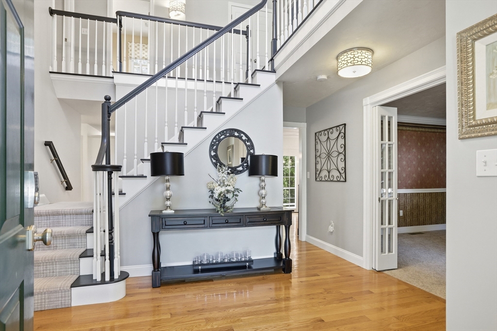 3 Stable Way Medway, MA 02053 - Photo 5 of 36