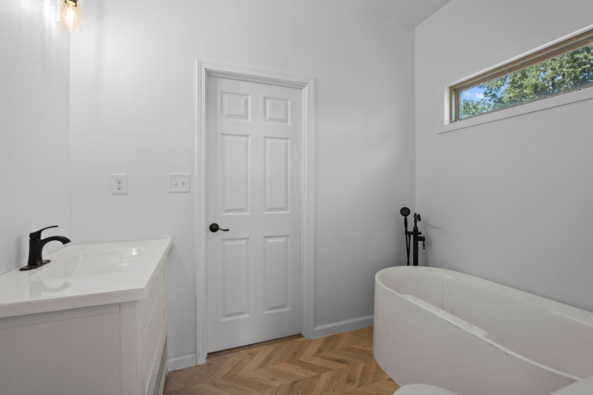 324 Fisherdale Drive Decaturville, TN 38329 - Photo 13 of 36 a bathroom with a tub and a sink