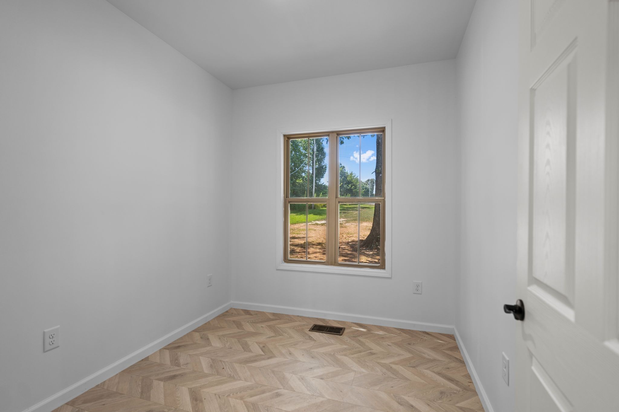 324 Fisherdale Drive Decaturville, TN 38329 - Photo 14 of 36 a view of an empty room with a window