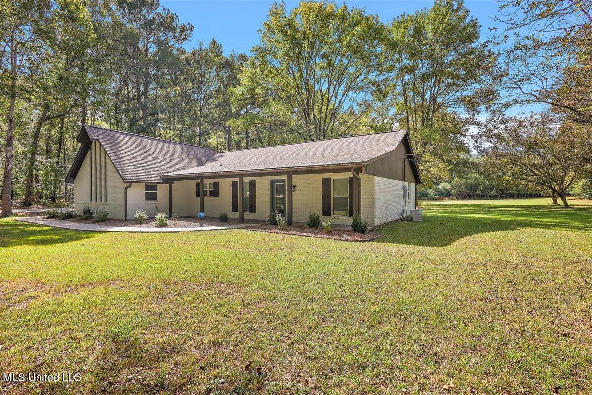 297 Wells Road Clinton, MS 39056 - Photo 2 of 49 02-HTP_1730