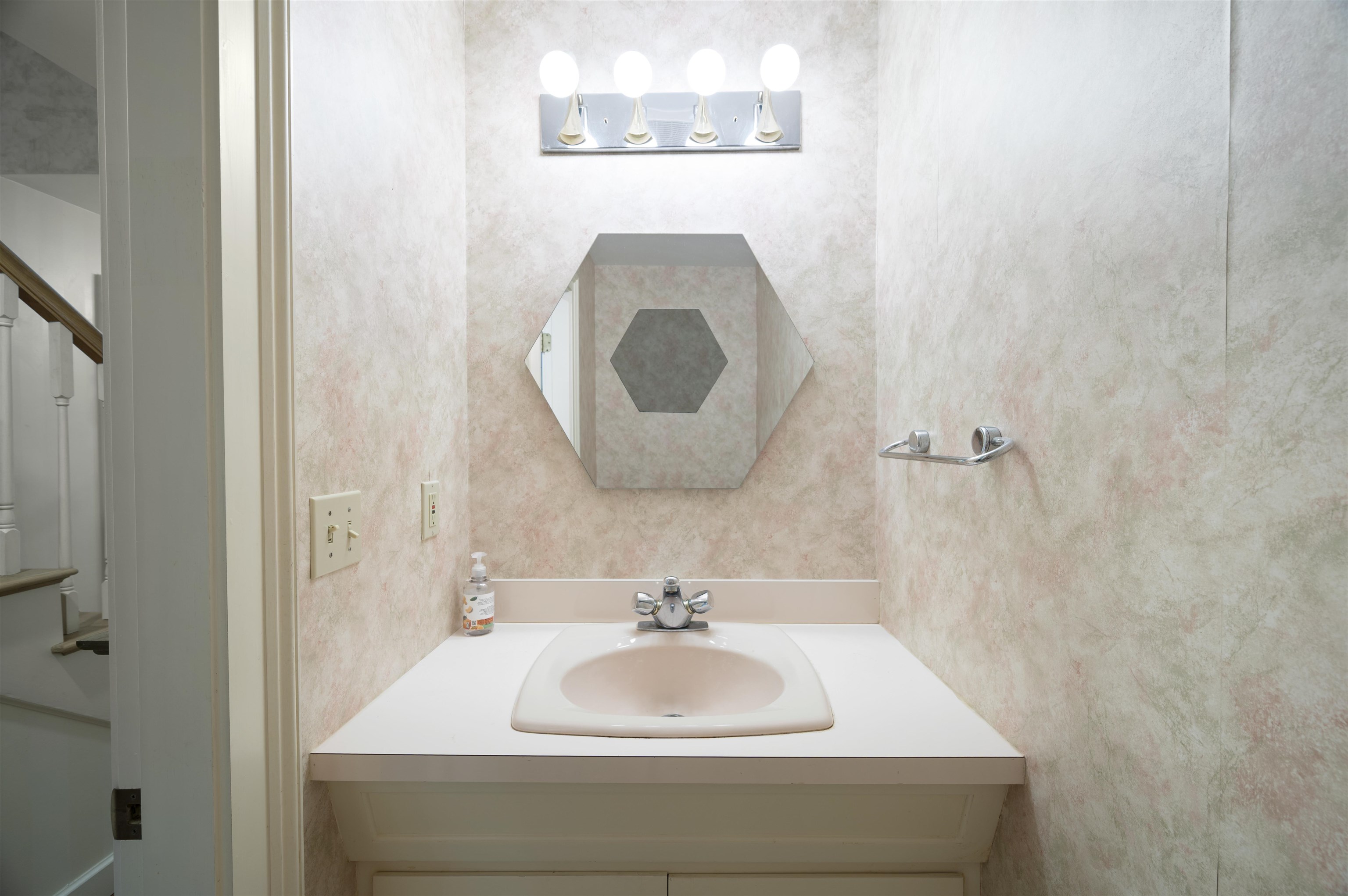 60 Peninsula Drive Stratham, NH 03885 - Photo 11 of 56