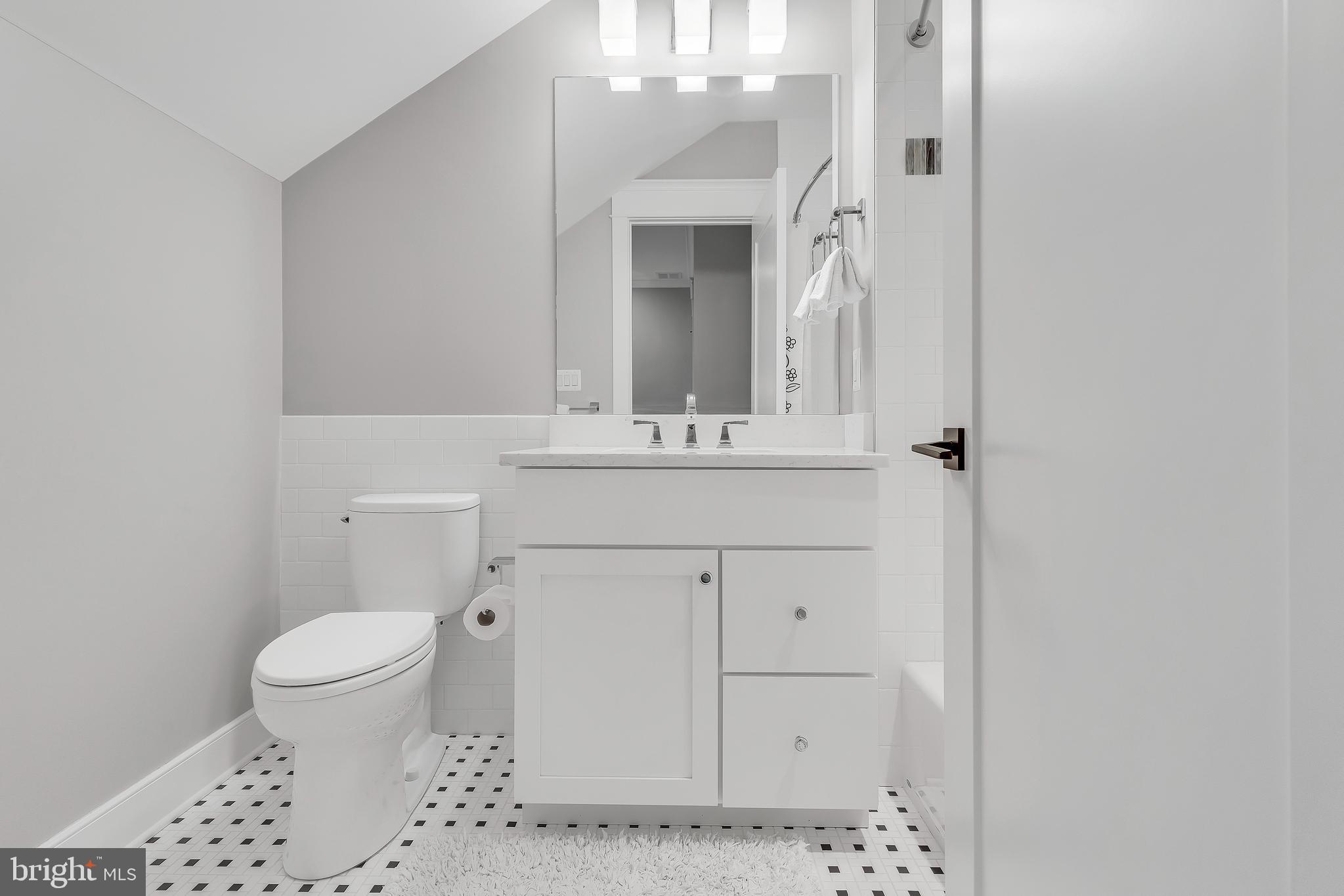 5903 Kirby Road Bethesda, MD 20817 - Photo 58 of 87 En-Suite Bathroom