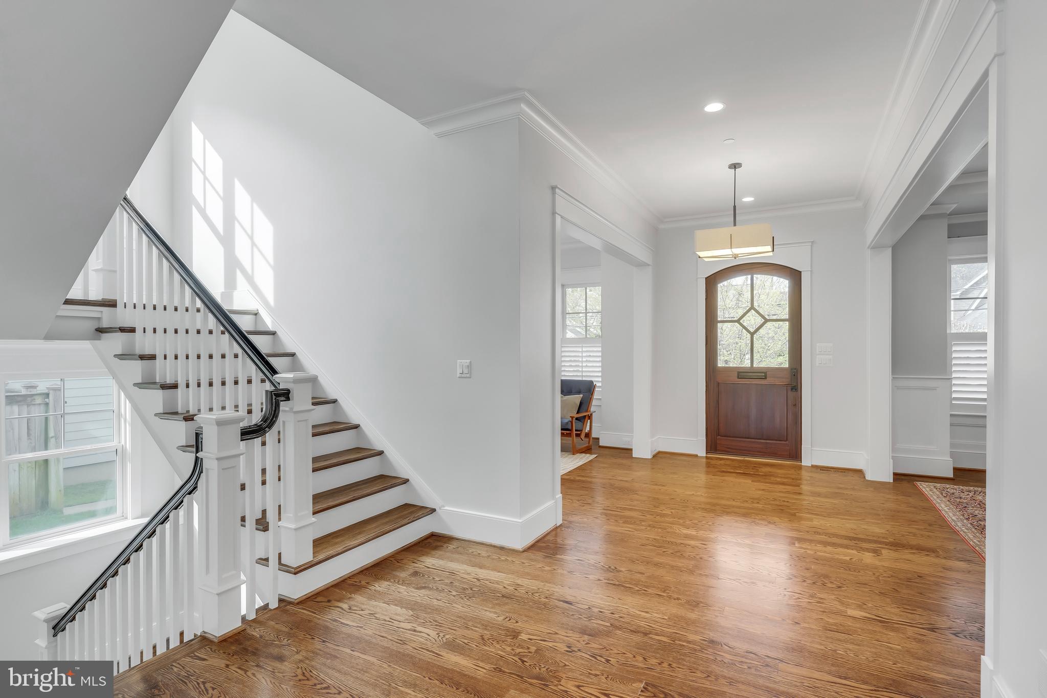 5903 Kirby Road Bethesda, MD 20817 - Photo 7 of 87 Open and wide Hallway