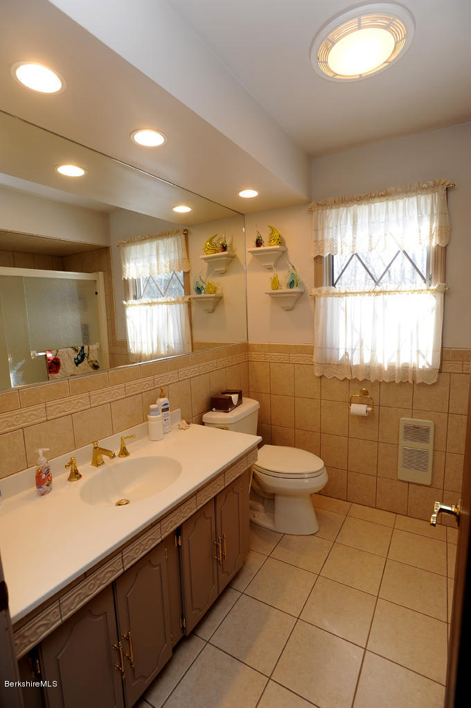250 Ingalls Road Cheshire, MA 01225 - Photo 17 of 25 Full Bath