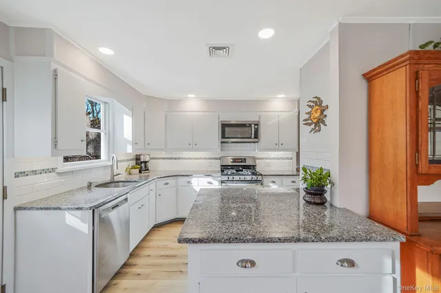 $789,000 | 12 Harbor Beach Road, Miller Place, NY 11764