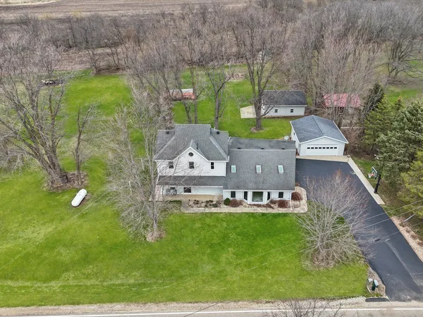 $345,000 | 2472 West Red Oak Road, Freeport, IL 61032