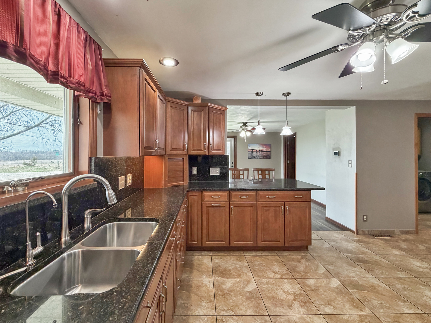 2472 West Red Oak Road Freeport, IL 61032 - Photo 12 of 46