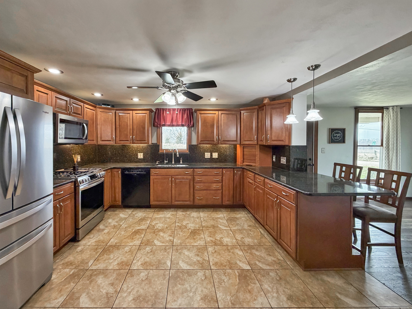 2472 West Red Oak Road Freeport, IL 61032 - Photo 14 of 46
