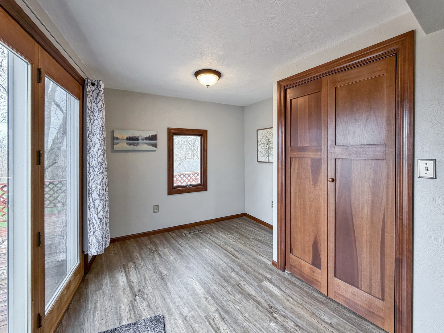 2472 West Red Oak Road Freeport, IL 61032 - Photo 5 of 46
