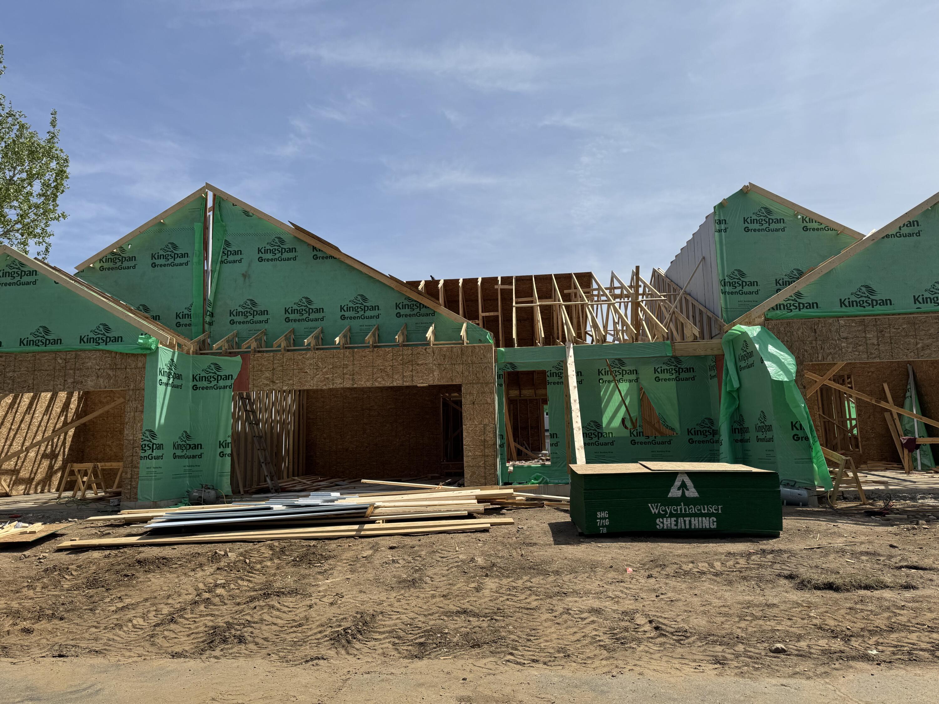 327 Round Hill Road Kalamazoo, MI 49009 - Photo 2 of 28 Silverton framed exterior